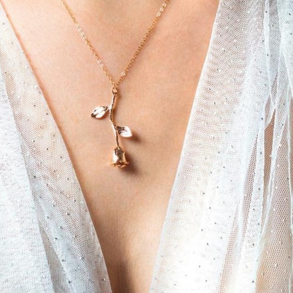 New Beautiful Flower Women’s Necklace - Picture 2 of 9